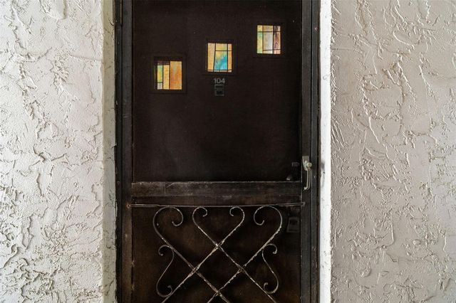 7560 92ND STREET 104B, Seminole, FL 33777