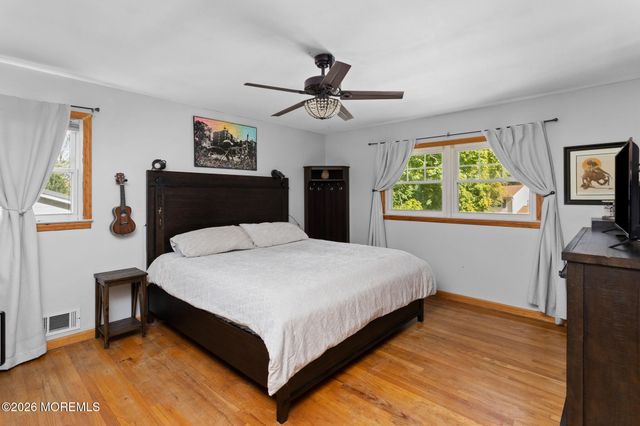 16 Twain Drive, Allentown, NJ 08501
