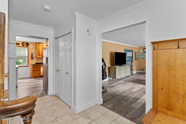 16 Twain Drive, Allentown, NJ 08501