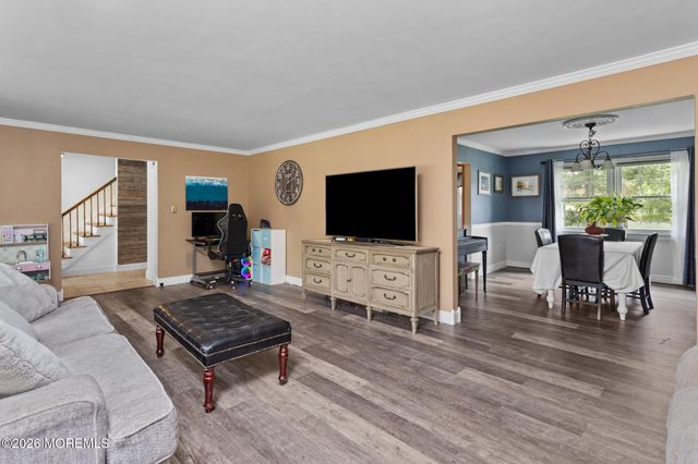 16 Twain Drive, Allentown, NJ 08501