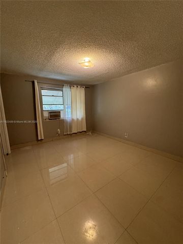 213 SW 5th St, Hallandale Beach, FL 33009