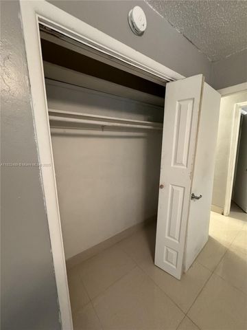 213 SW 5th St, Hallandale Beach, FL 33009