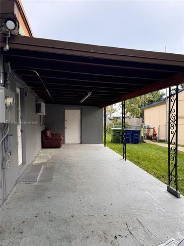 213 SW 5th St, Hallandale Beach, FL 33009