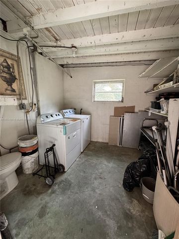 213 SW 5th St, Hallandale Beach, FL 33009