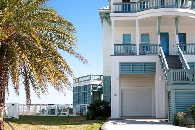 70 Grand Beach Blvd, Galveston, TX 77550