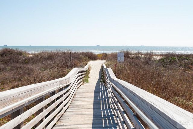 70 Grand Beach Blvd, Galveston, TX 77550