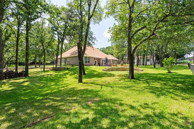 207 Overton Ridge Circle, Weatherford, TX 76088