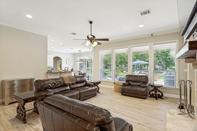 207 Overton Ridge Circle, Weatherford, TX 76088