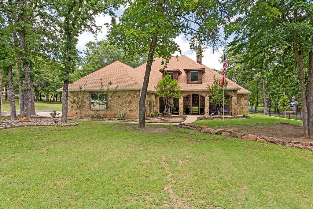 207 Overton Ridge Circle, Weatherford, TX 76088