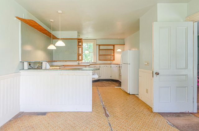 43 Main Street, Mattapoisett, MA 02739
