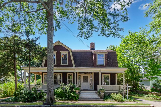 43 Main Street, Mattapoisett, MA 02739