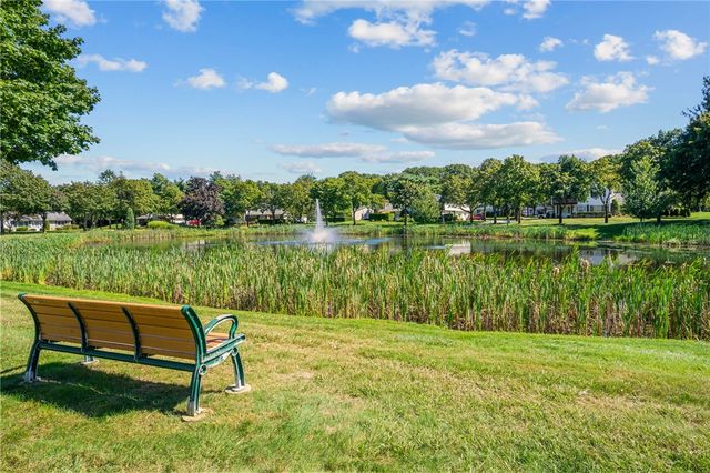 995 Williamsburg Circle, Warwick, RI 02886