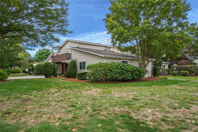 995 Williamsburg Circle, Warwick, RI 02886