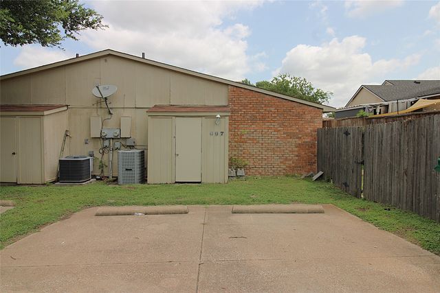 407 Pogue Street, Cedar Hill, TX 75104