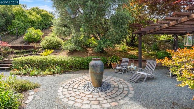 1449 W 2nd St, Benicia, CA 94510
