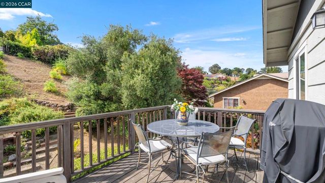 1449 W 2nd St, Benicia, CA 94510