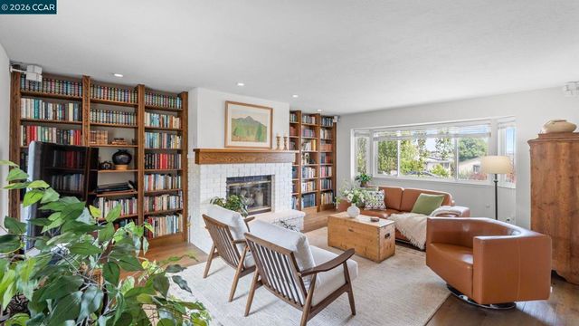 1449 W 2nd St, Benicia, CA 94510