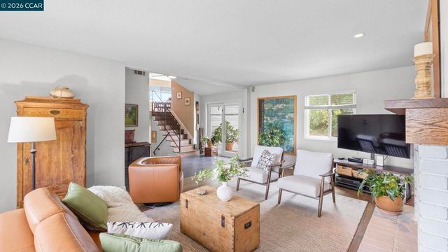 1449 W 2nd St, Benicia, CA 94510