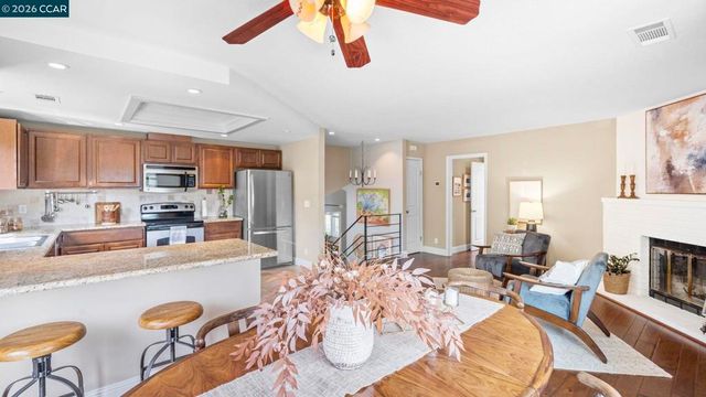 1449 W 2nd St, Benicia, CA 94510