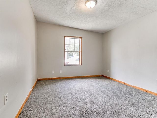 510 W Lockheed Drive, Midwest City, OK 73110