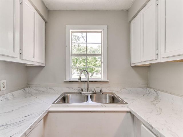 510 W Lockheed Drive, Midwest City, OK 73110