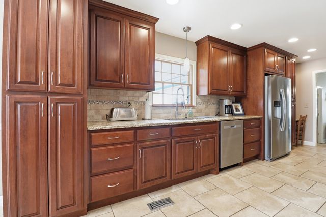 217 Sutton Hill Ct, Smyrna, TN 37167