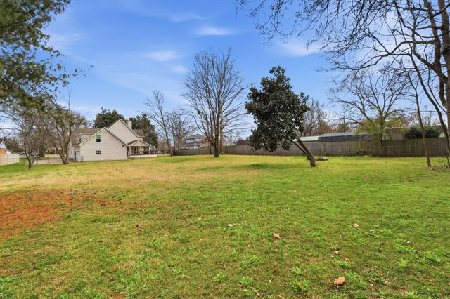 217 Sutton Hill Ct, Smyrna, TN 37167