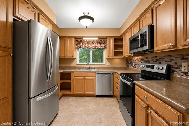 4652 Patrick Road, West Bloomfield, MI 48322
