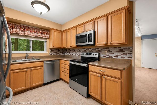 4652 Patrick Road, West Bloomfield, MI 48322