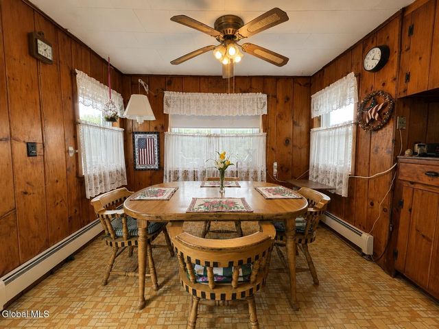 352 Hansen Road, Schaghticoke, NY 12154