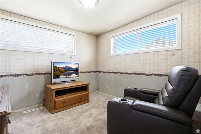 2041 W MANTLE AVE, Taylorsville, UT 84129