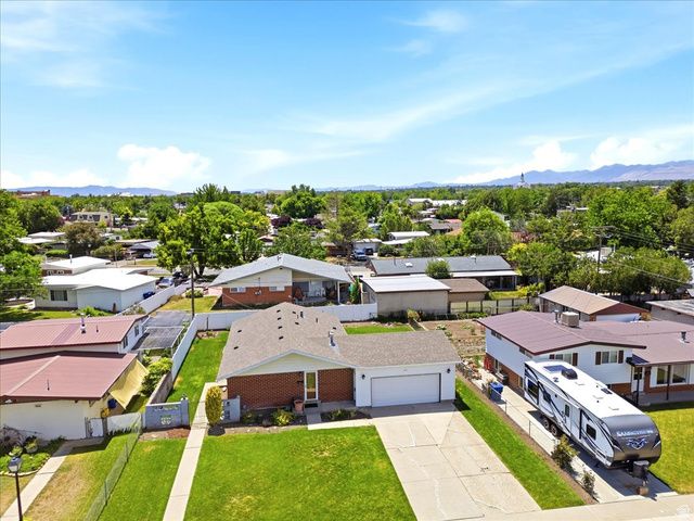 2041 W MANTLE AVE, Taylorsville, UT 84129