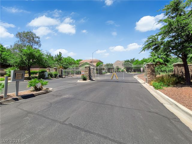 10400 Nutt Creek Avenue, Las Vegas, NV 89129