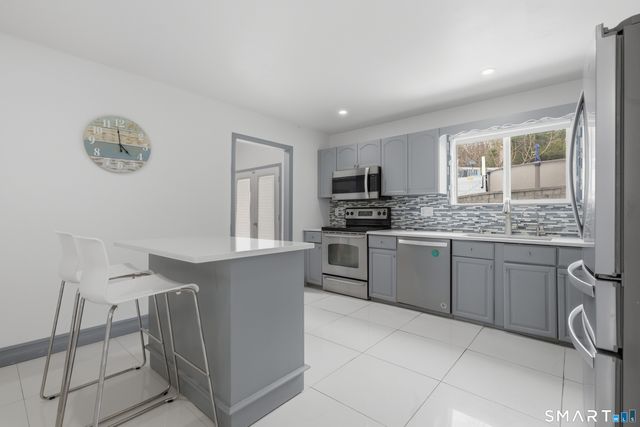 16 Raquel Drive, Danbury, CT 06811