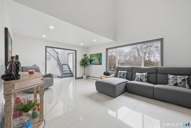 16 Raquel Drive, Danbury, CT 06811