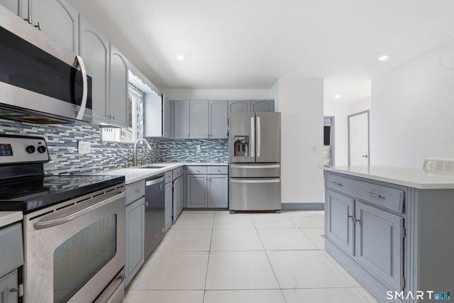 16 Raquel Drive, Danbury, CT 06811