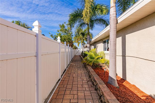 2308 Everest PKWY, Cape Coral, FL 33904