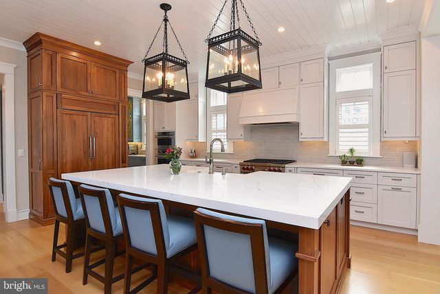 422 BURTON AVE, Lewes, DE 19958