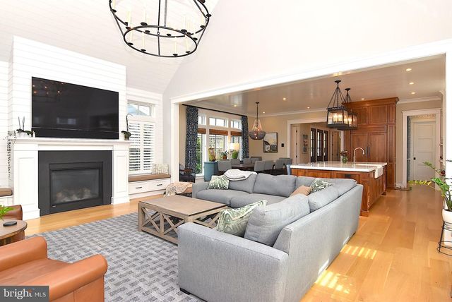 422 BURTON AVE, Lewes, DE 19958