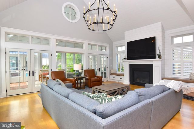 422 BURTON AVE, Lewes, DE 19958