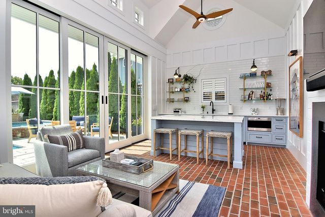 422 BURTON AVE, Lewes, DE 19958