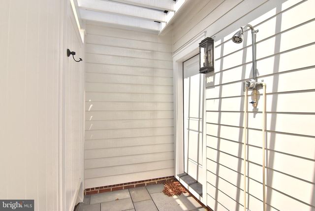 422 BURTON AVE, Lewes, DE 19958