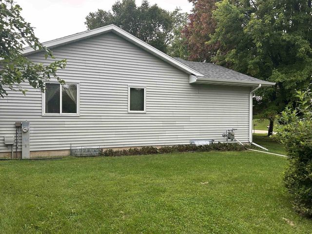 10608 N Hillside Row, Edgerton, WI 53534
