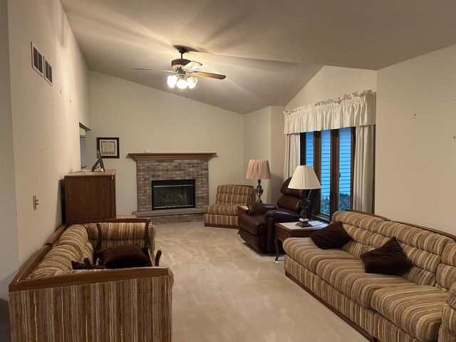 10608 N Hillside Row, Edgerton, WI 53534