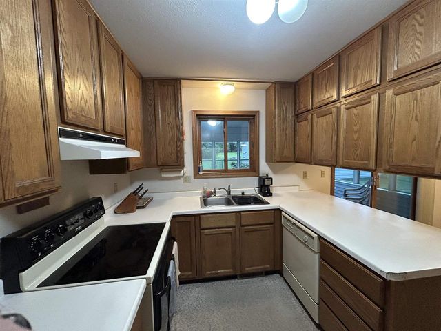 10608 N Hillside Row, Edgerton, WI 53534