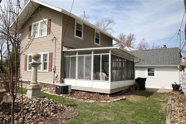 350 Woodland Drive SE, Cedar Rapids, IA 52403