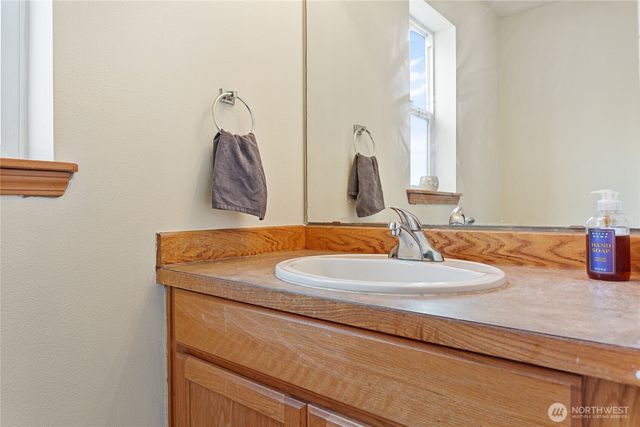 1162 Aaron Drive, Lynden, WA 98264