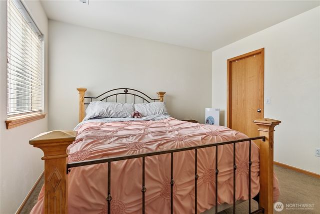 1162 Aaron Drive, Lynden, WA 98264