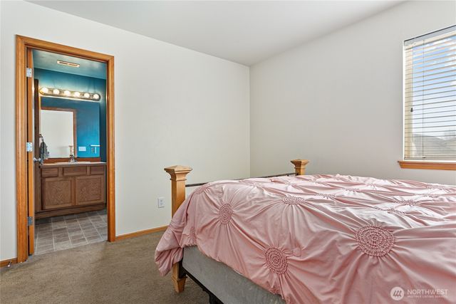 1162 Aaron Drive, Lynden, WA 98264