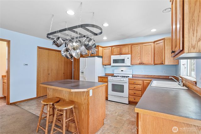 1162 Aaron Drive, Lynden, WA 98264